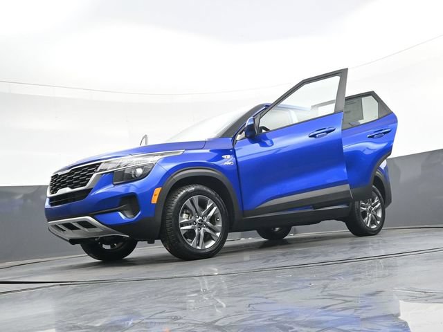 Used 2023 Kia Seltos LX AWD/4WD image 45