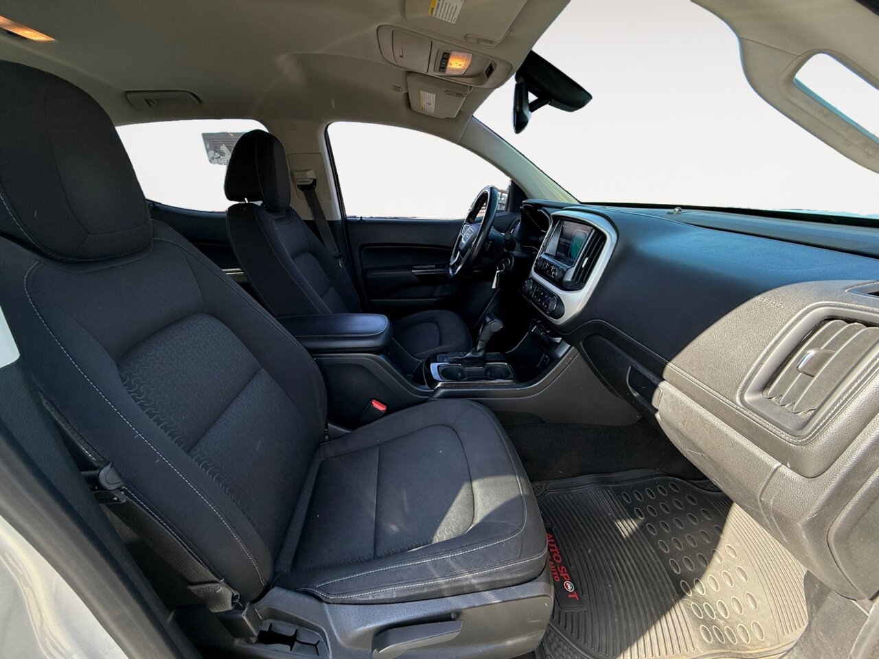Used 2017 GMC Canyon SLE w/ SLE Convenience Package image 16