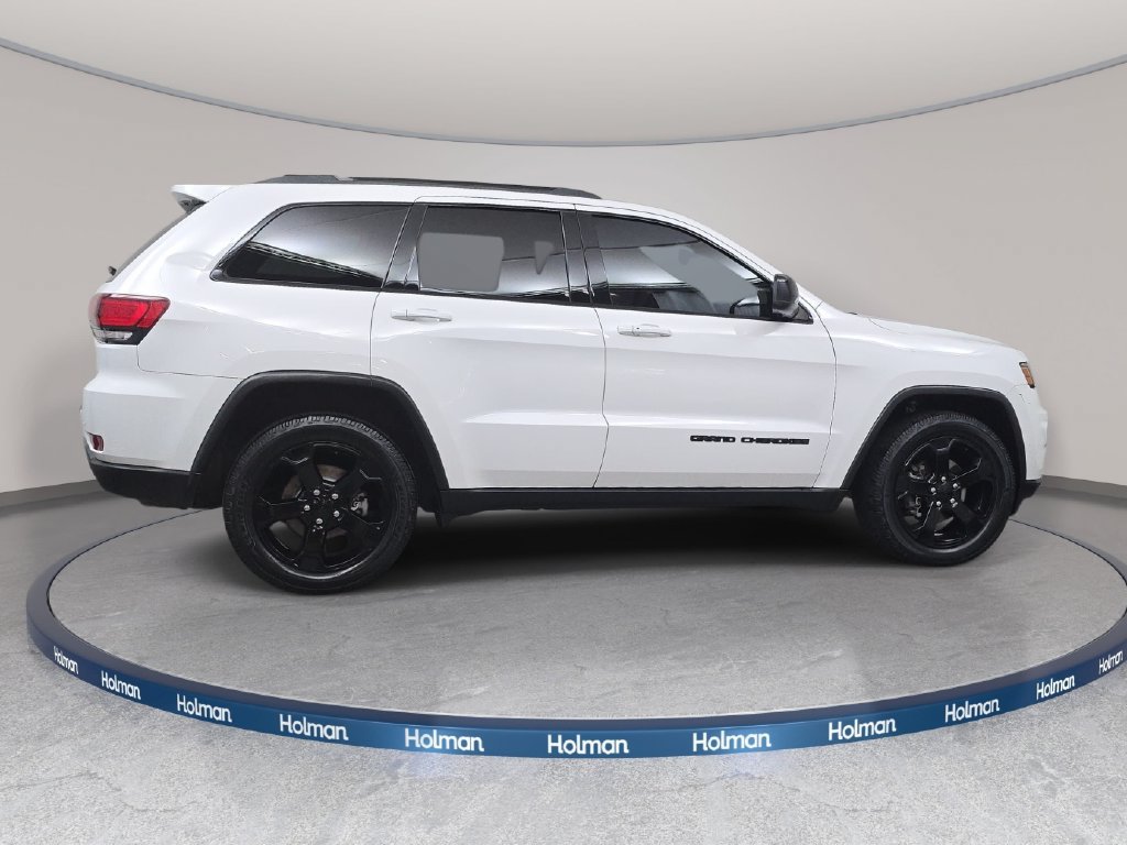 Used 2018 Jeep Grand Cherokee Laredo AWD/4WD image 5