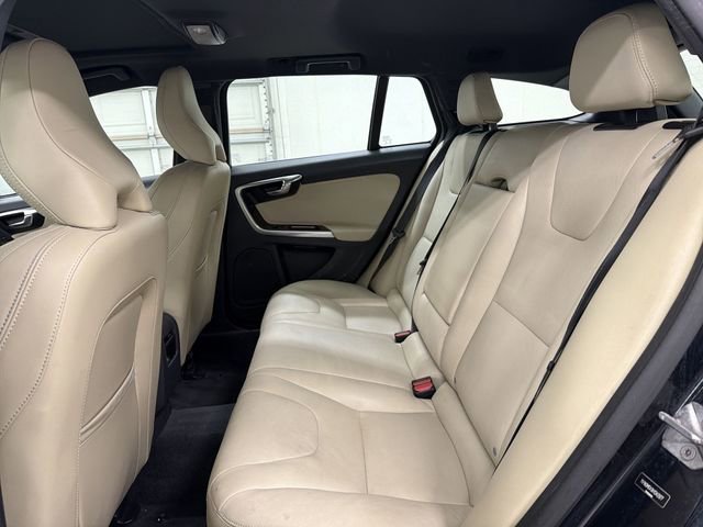 Used 2017 Volvo V60 T5 Premier w/ Convenience Package image 16