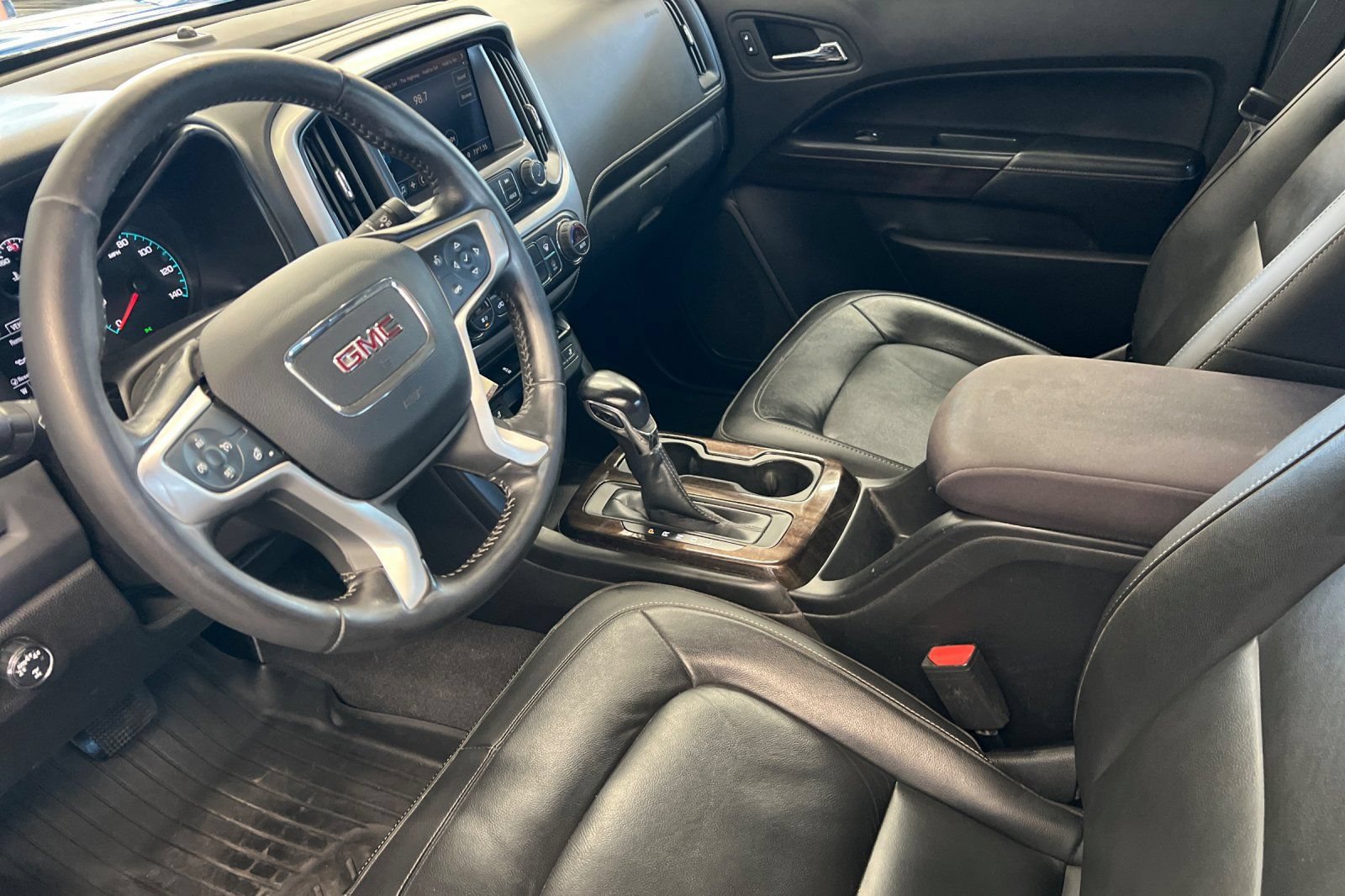 Used 2022 GMC Canyon Elevation w/ Elevation Premium Package AWD/4WD image 11