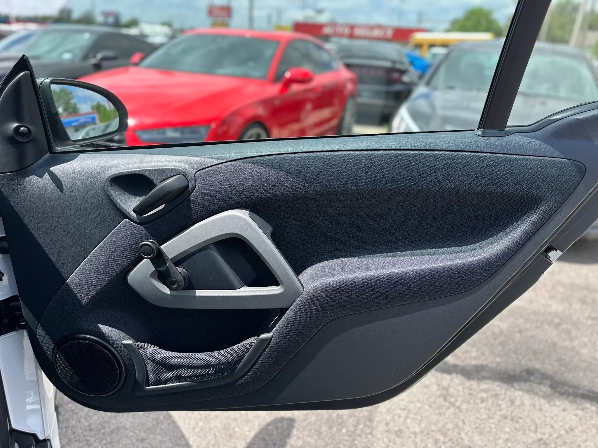 Used 2015 smart fortwo pure RWD image 16