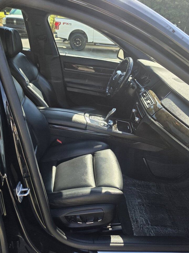 Used 2013 BMW 750Li xDrive AWD/4WD image 11