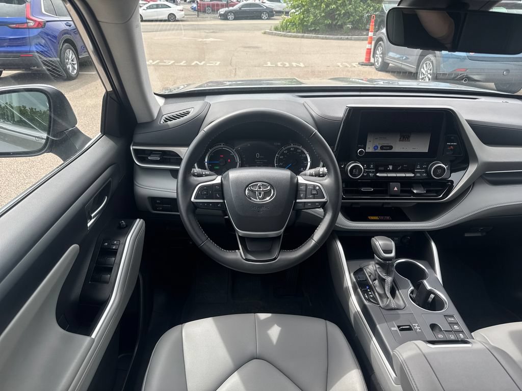 Used 2026 Toyota Highlander XLE AWD/4WD image 13
