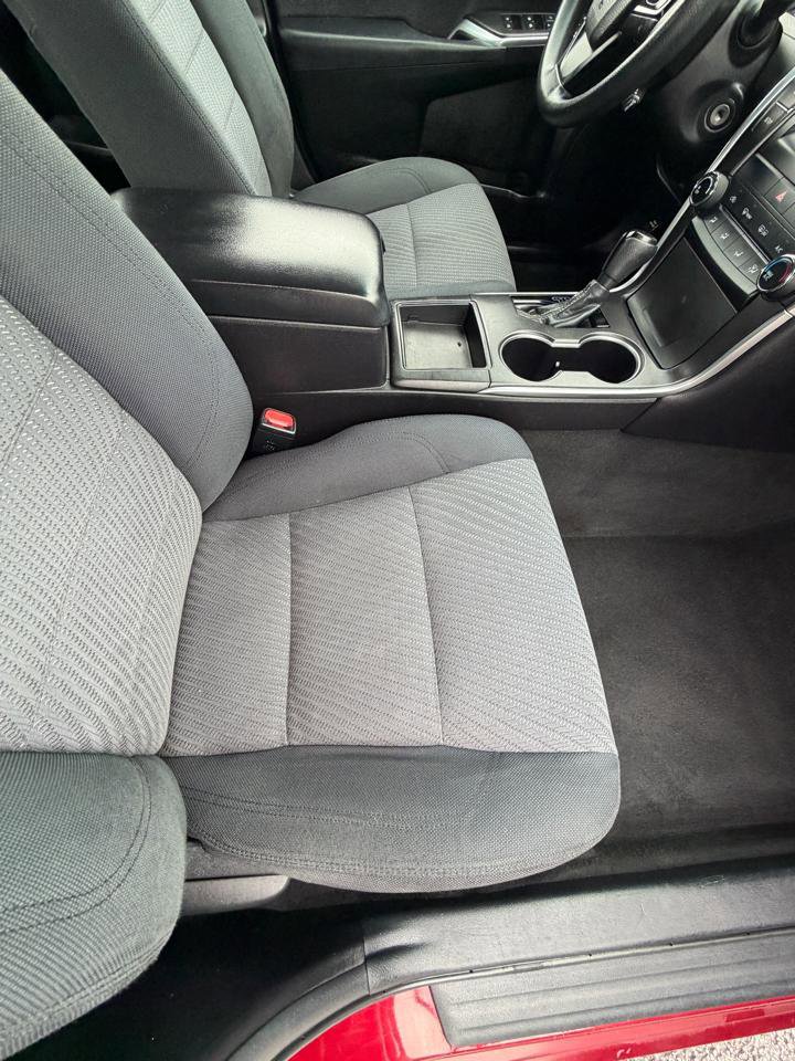 Used 2016 Toyota Camry LE image 17