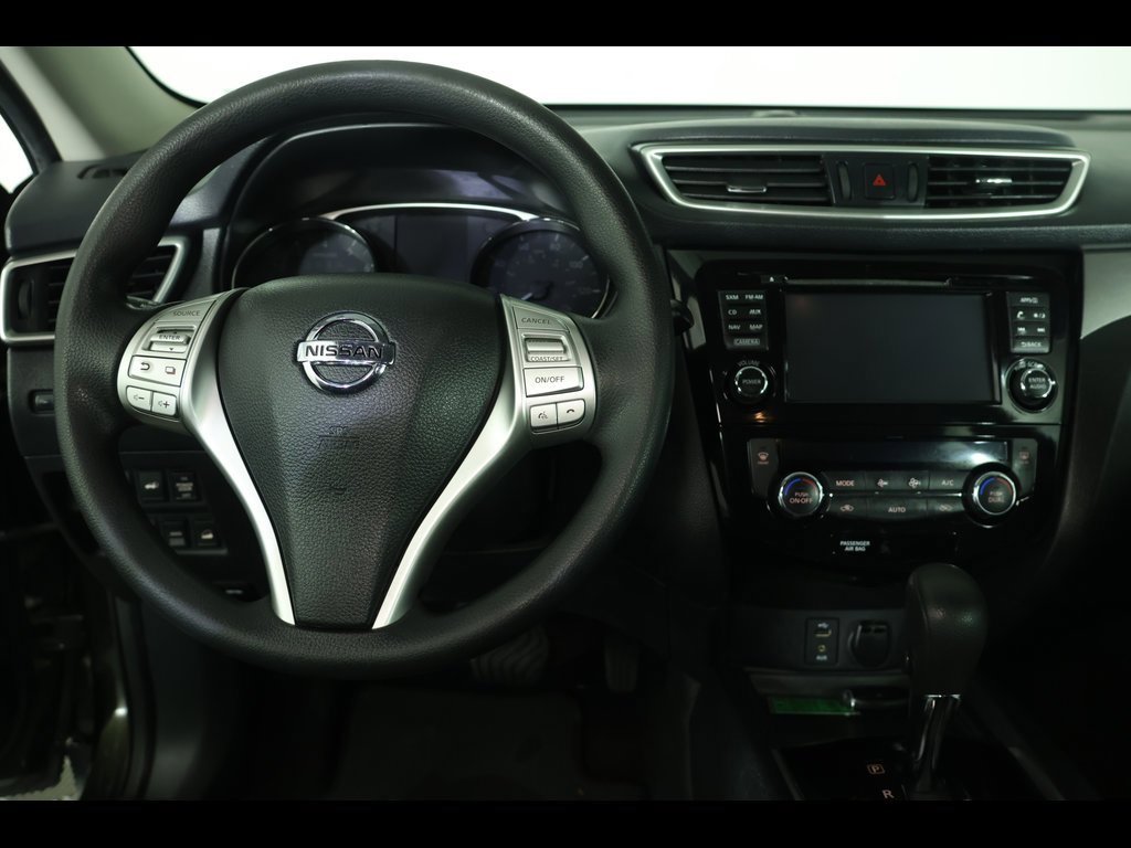 Used 2016 Nissan Rogue SV w/ SV Premium Package image 12