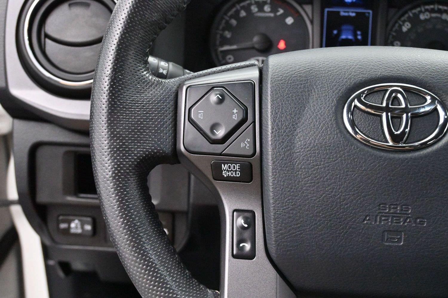 Used 2018 Toyota Tacoma TRD Off-Road AWD/4WD image 16