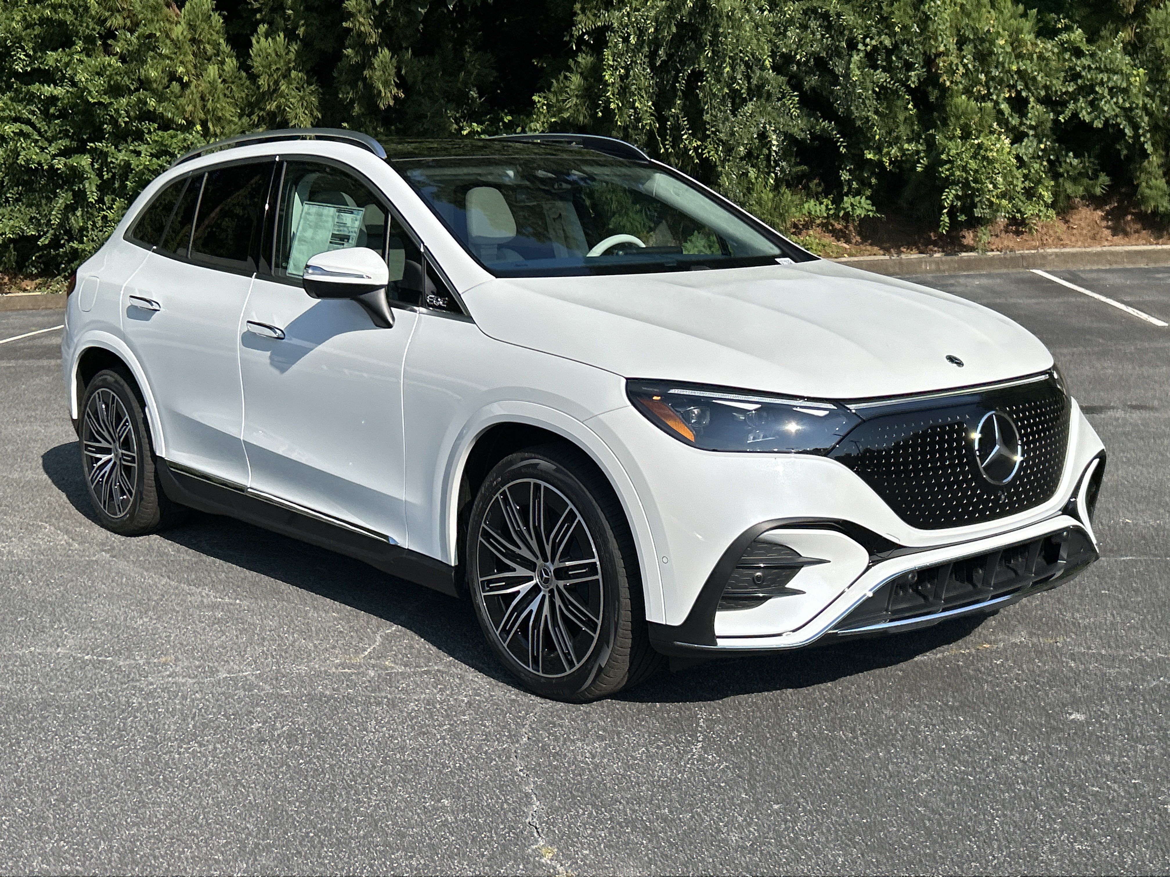 New 2026 Mercedes-Benz EQE 320 4MATIC SUV image 4