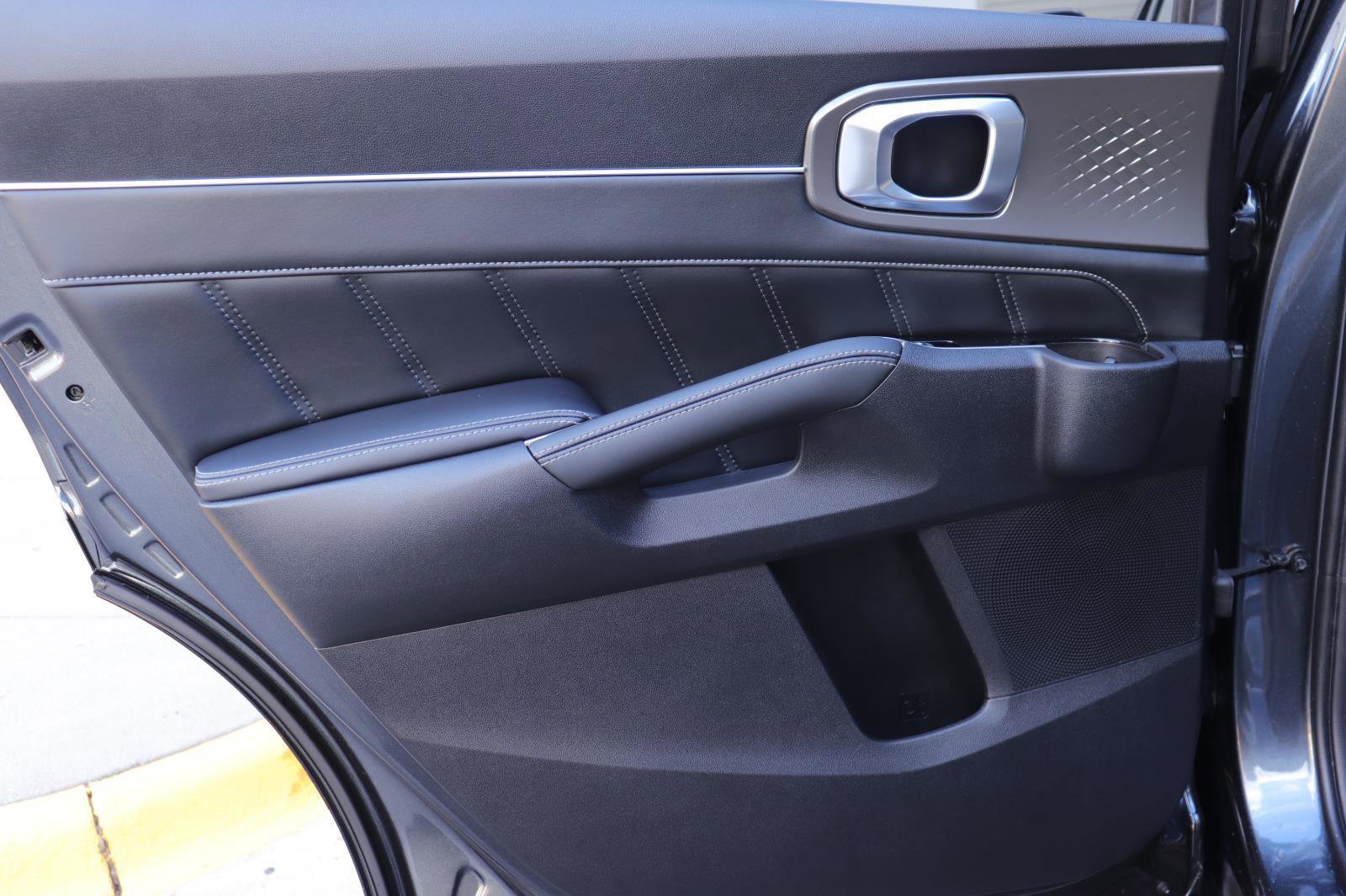 Used 2021 Kia Sorento SX image 11