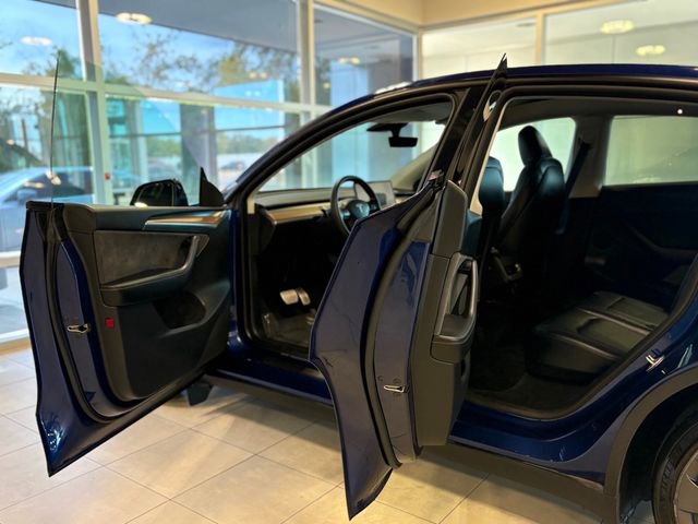 Used 2023 Tesla Model Y Performance image 18