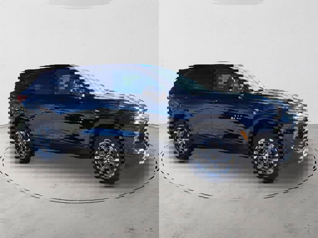 New 2025 Chevrolet Blazer LT image 4