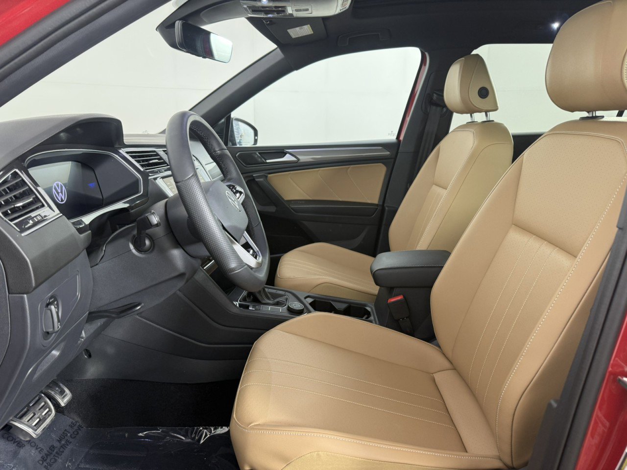 Used 2024 Volkswagen Tiguan SE R-Line AWD/4WD image 15