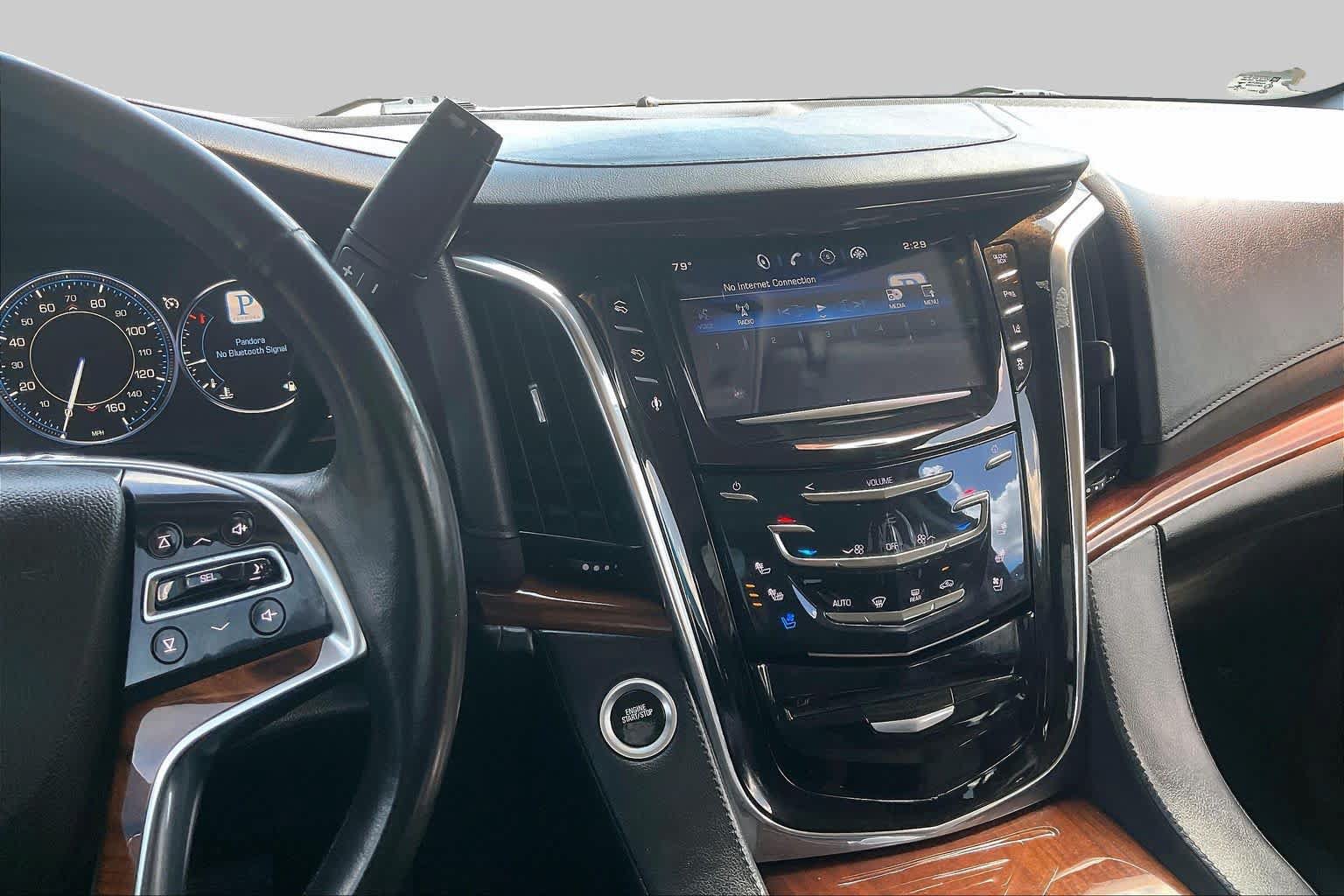 Used 2015 Cadillac Escalade ESV Luxury AWD/4WD image 7