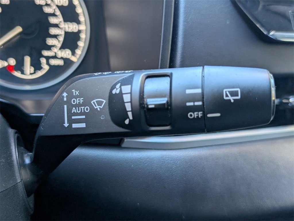 Used 2024 Mitsubishi Outlander SE Black Edition image 25