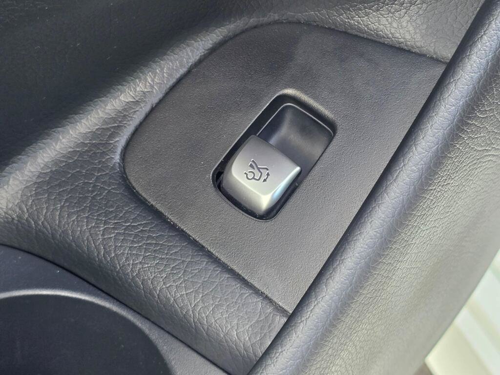 Used 2022 Mercedes-Benz E 350 4MATIC Sedan image 39