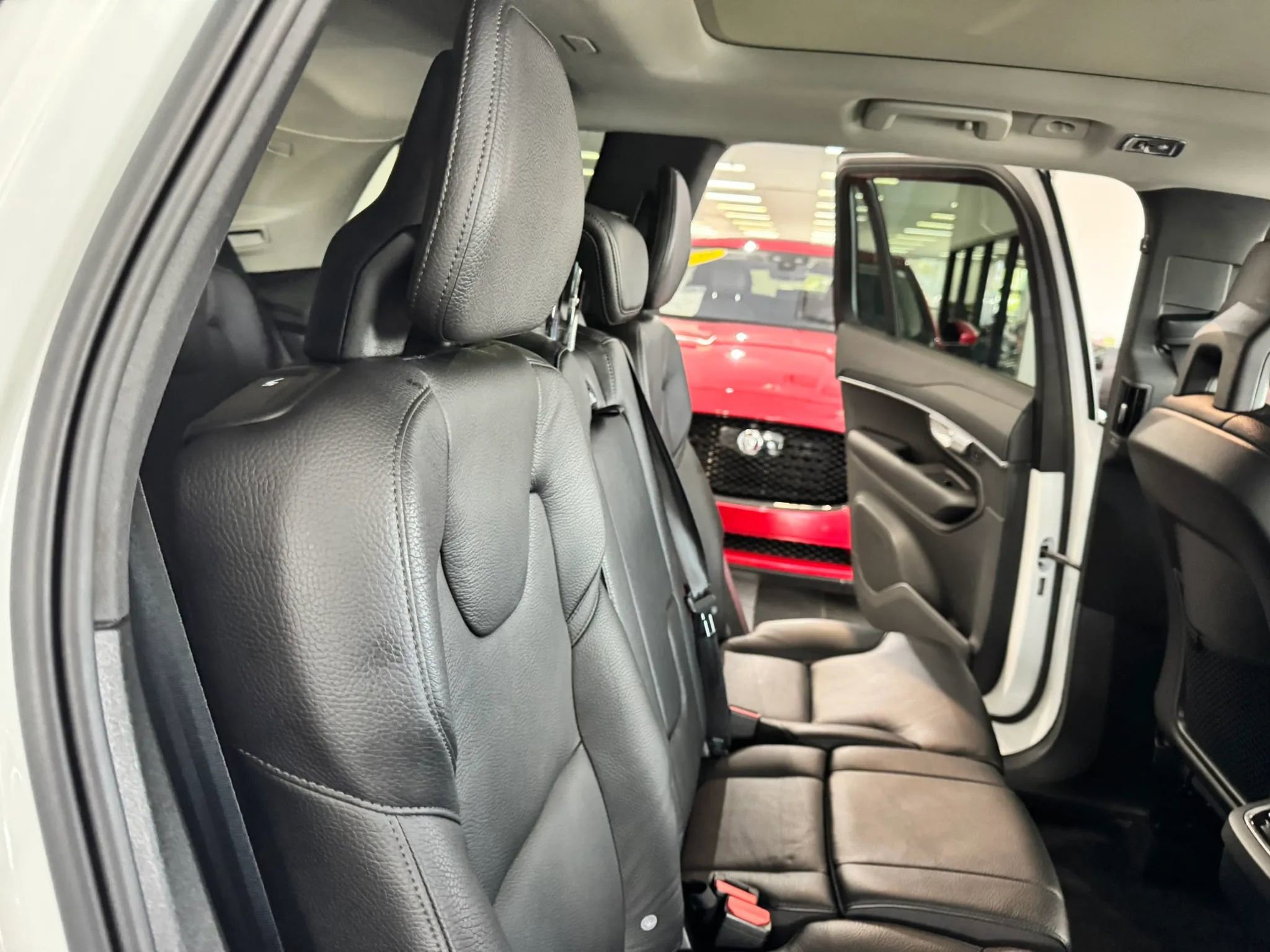 Used 2020 Volvo XC90 T6 Momentum AWD/4WD image 16