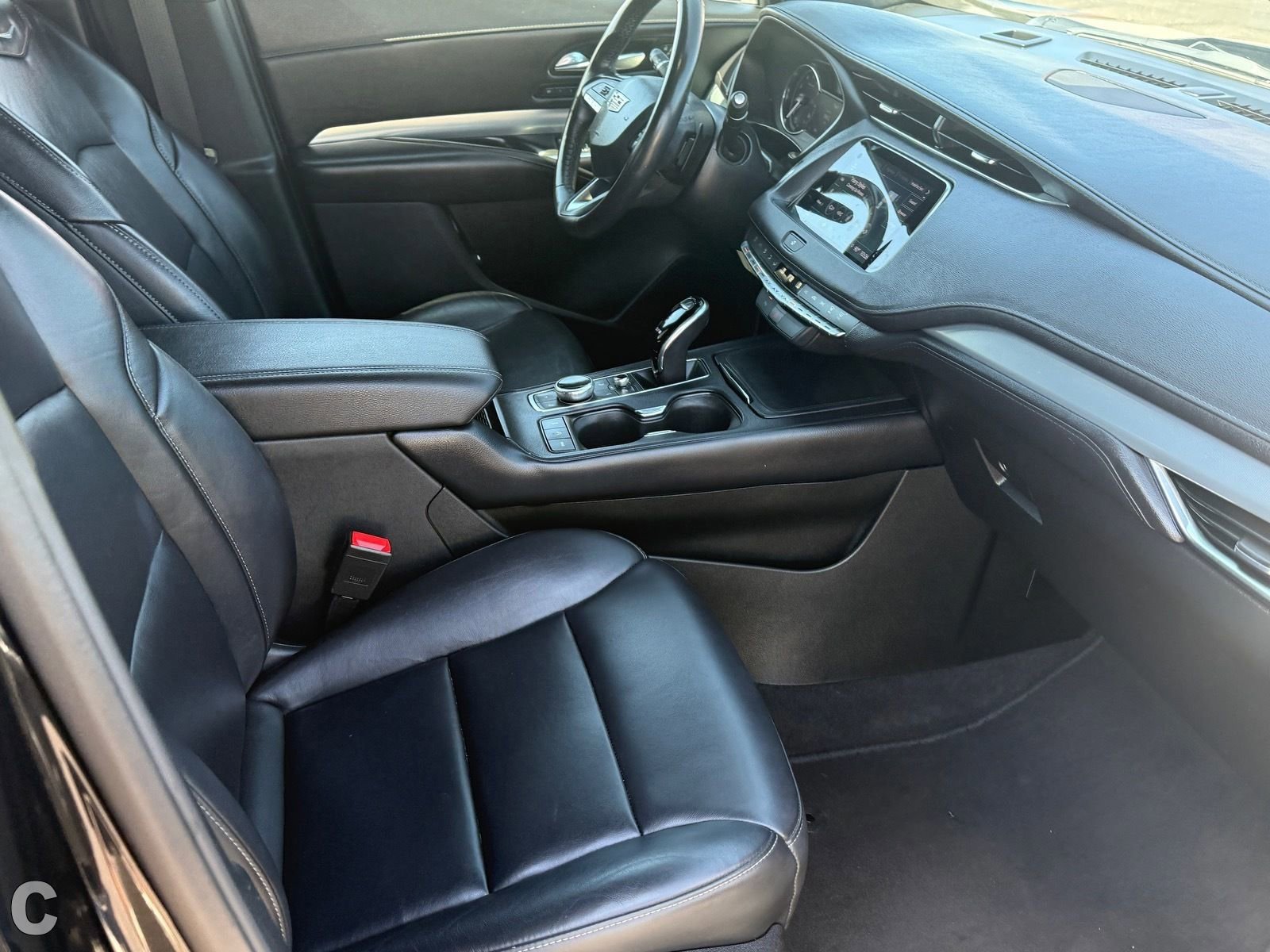 Used 2022 Cadillac XT4 Premium Luxury w/ Safety Alert Package image 10