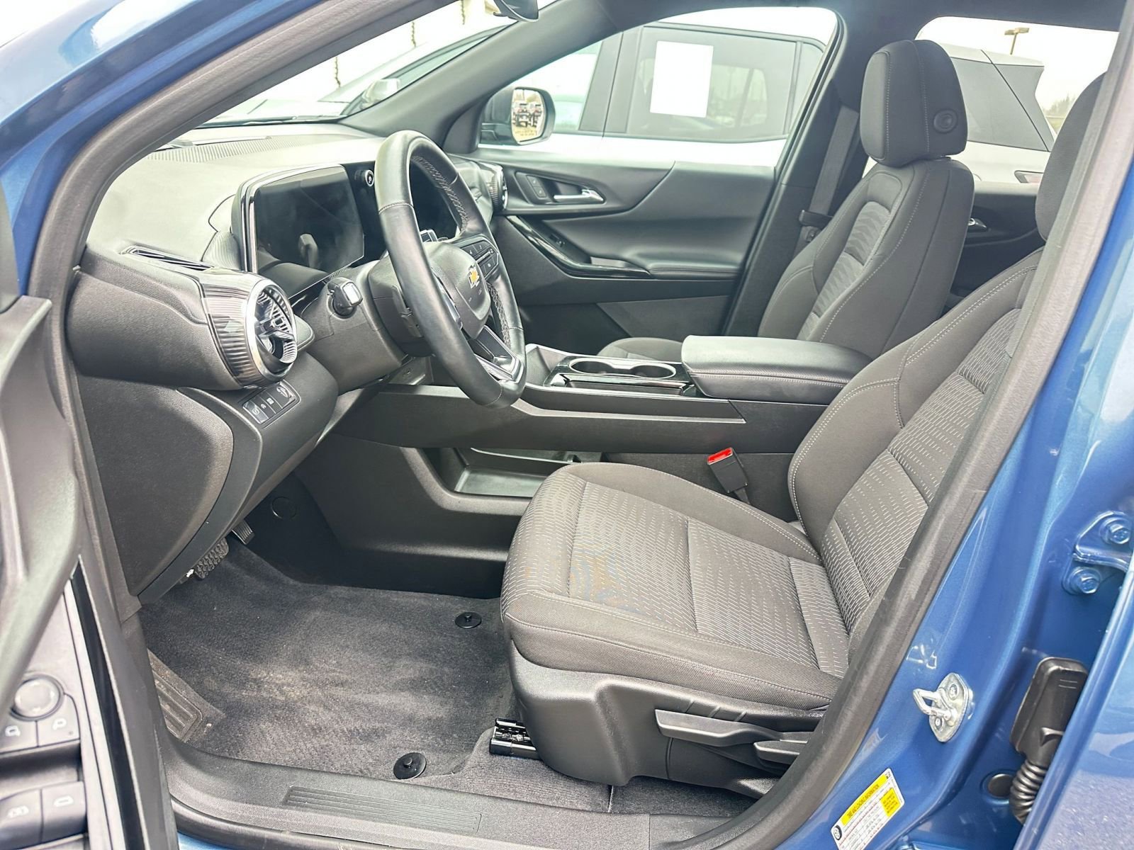 Used 2025 Chevrolet Equinox LT image 27