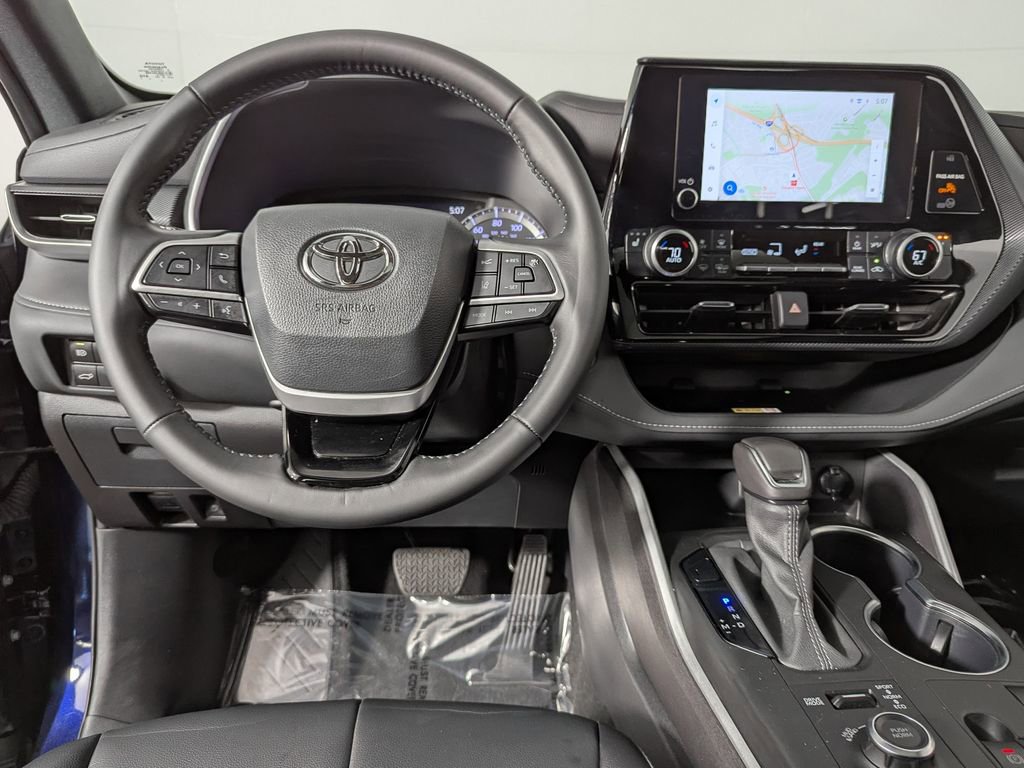 Used 2024 Toyota Highlander XSE image 21