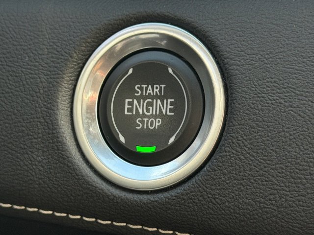Used 2022 Cadillac Escalade Premium Luxury AWD/4WD image 29