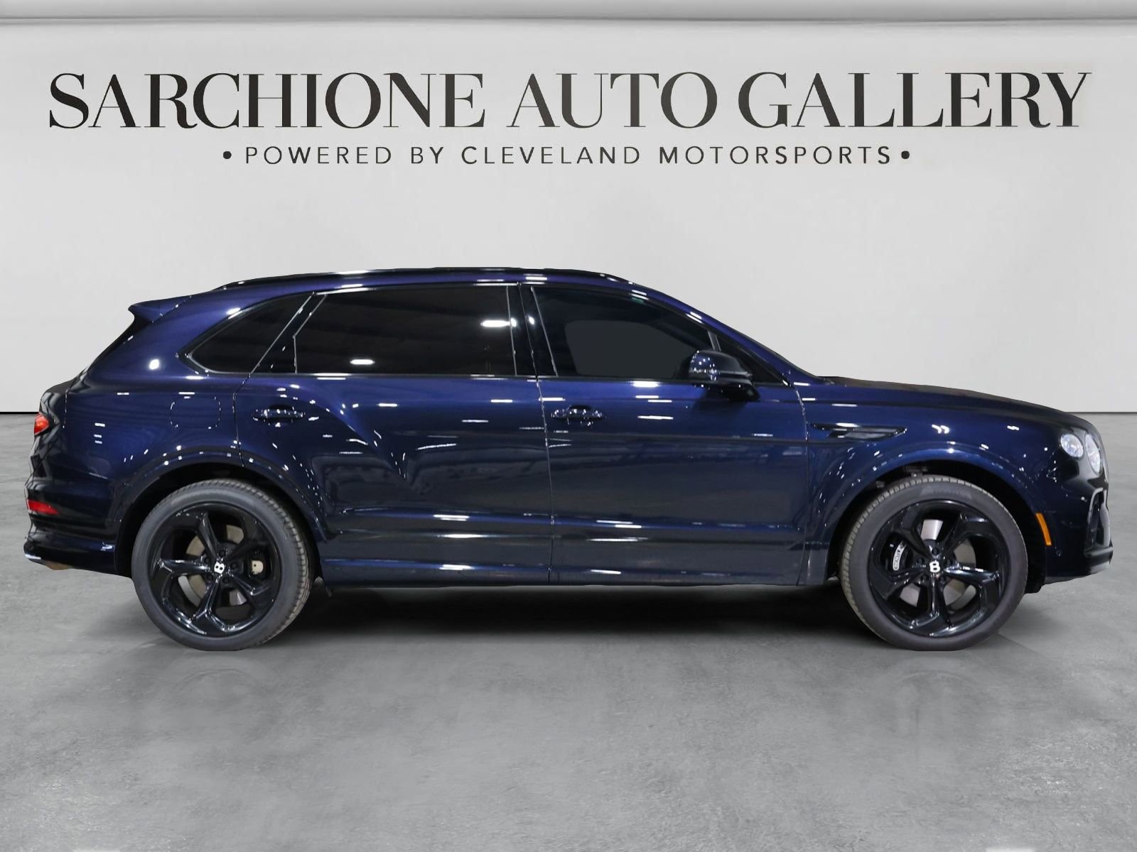 Used 2023 Bentley Bentayga Extended Wheelbase AWD/4WD image 10