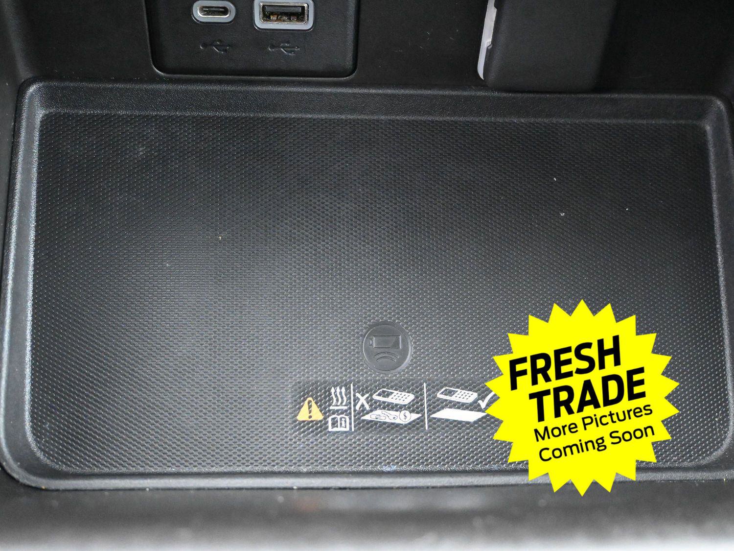 Used 2021 Chevrolet Suburban Premier w/ Premium Package image 35