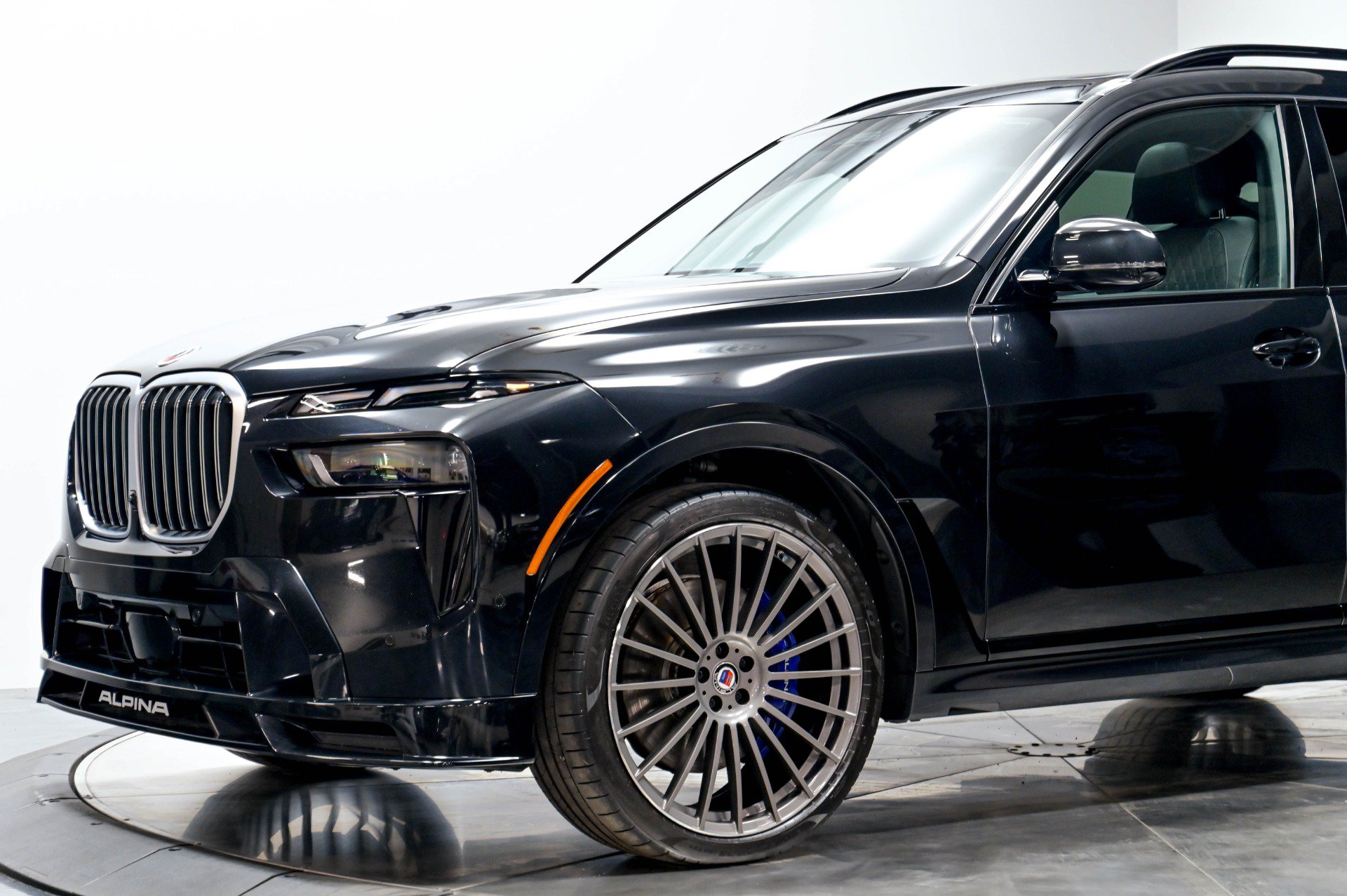 Used 2023 BMW ALPINA XB7 AWD/4WD image 4