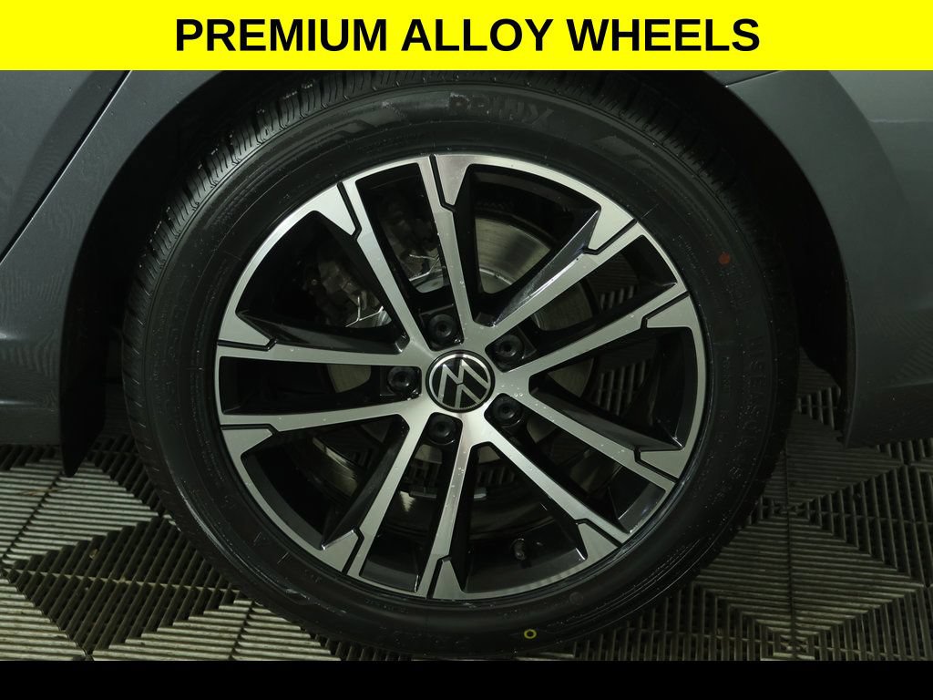 Used 2023 Volkswagen Jetta Sport FWD image 7