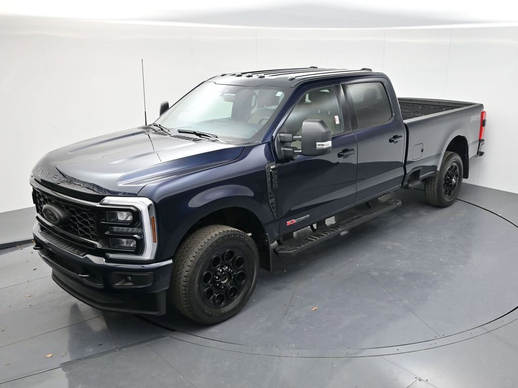 Used 2025 Ford F350 XLT w/ Black Appearance Package image 32