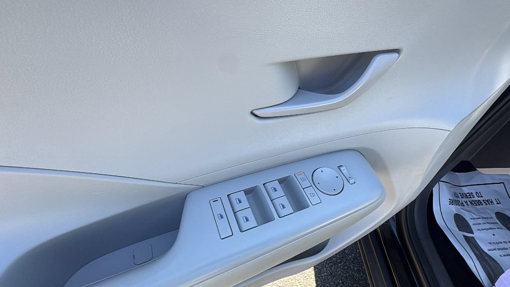Used 2024 Hyundai Kona SE AWD/4WD image 11