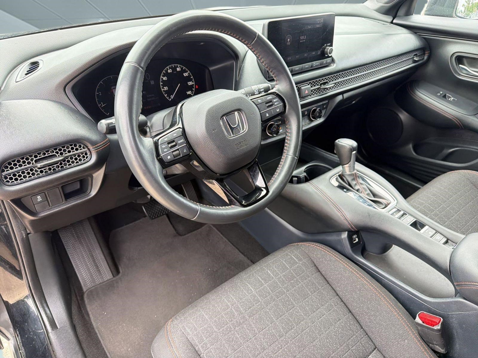 Used 2023 Honda HR-V Sport image 4