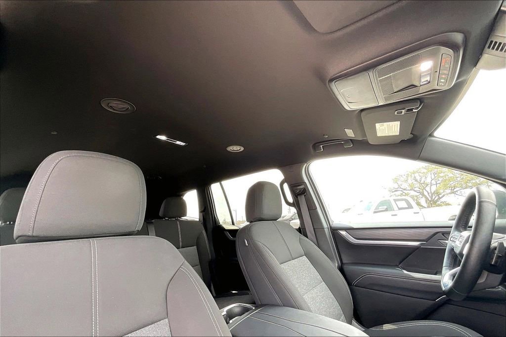Certified 2025 GMC Acadia Elevation AWD/4WD image 27