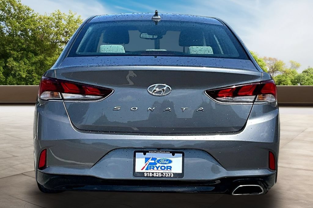Used 2019 Hyundai Sonata SEL w/ Tech Package 02 FWD image 4
