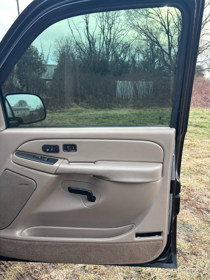 Used 2004 Chevrolet Suburban LT w/ Preferred Equipment Group image 25