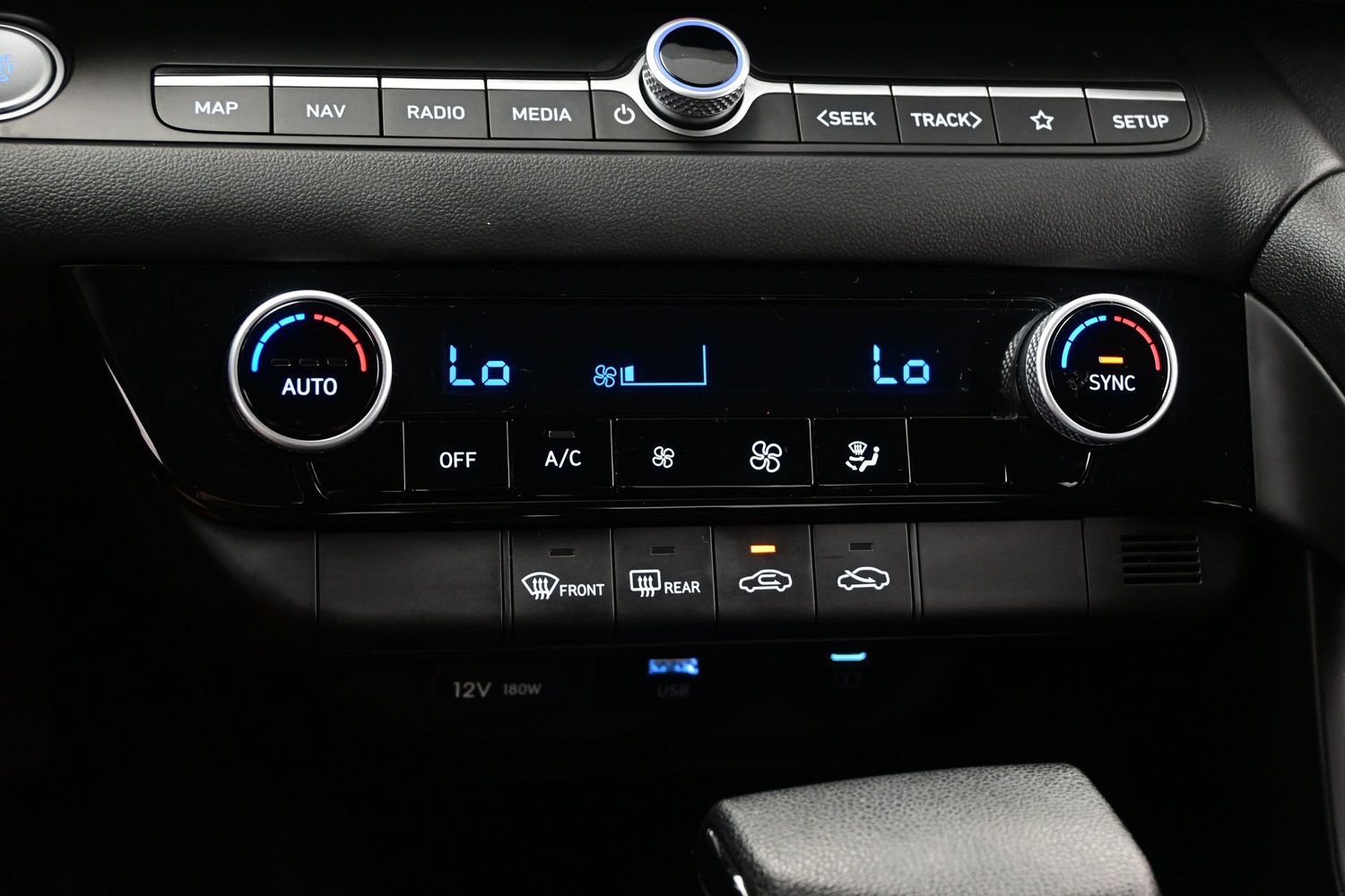 Certified 2024 Hyundai Elantra SEL FWD image 19