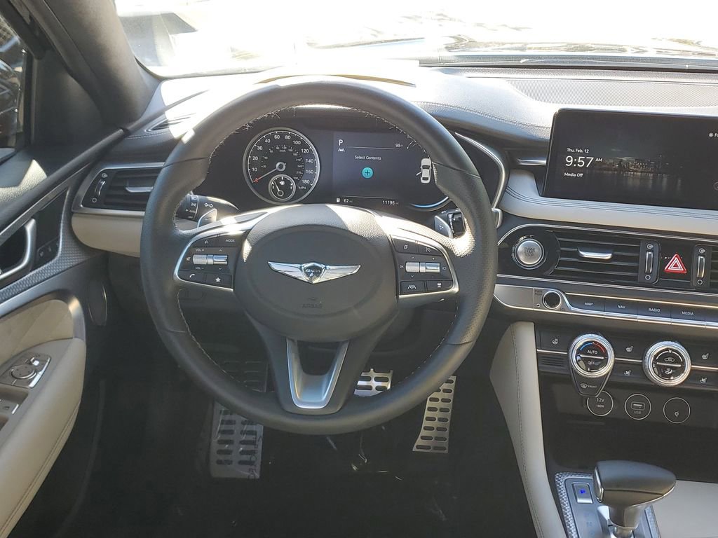 Used 2022 Genesis G70 3.3T image 18