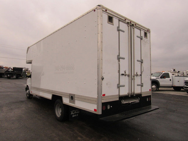 Used 2015 Chevrolet Express 4500 Extended RWD image 7