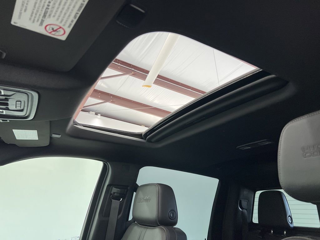 Used 2023 Chevrolet Silverado 2500 High Country w/ Technology Package image 18