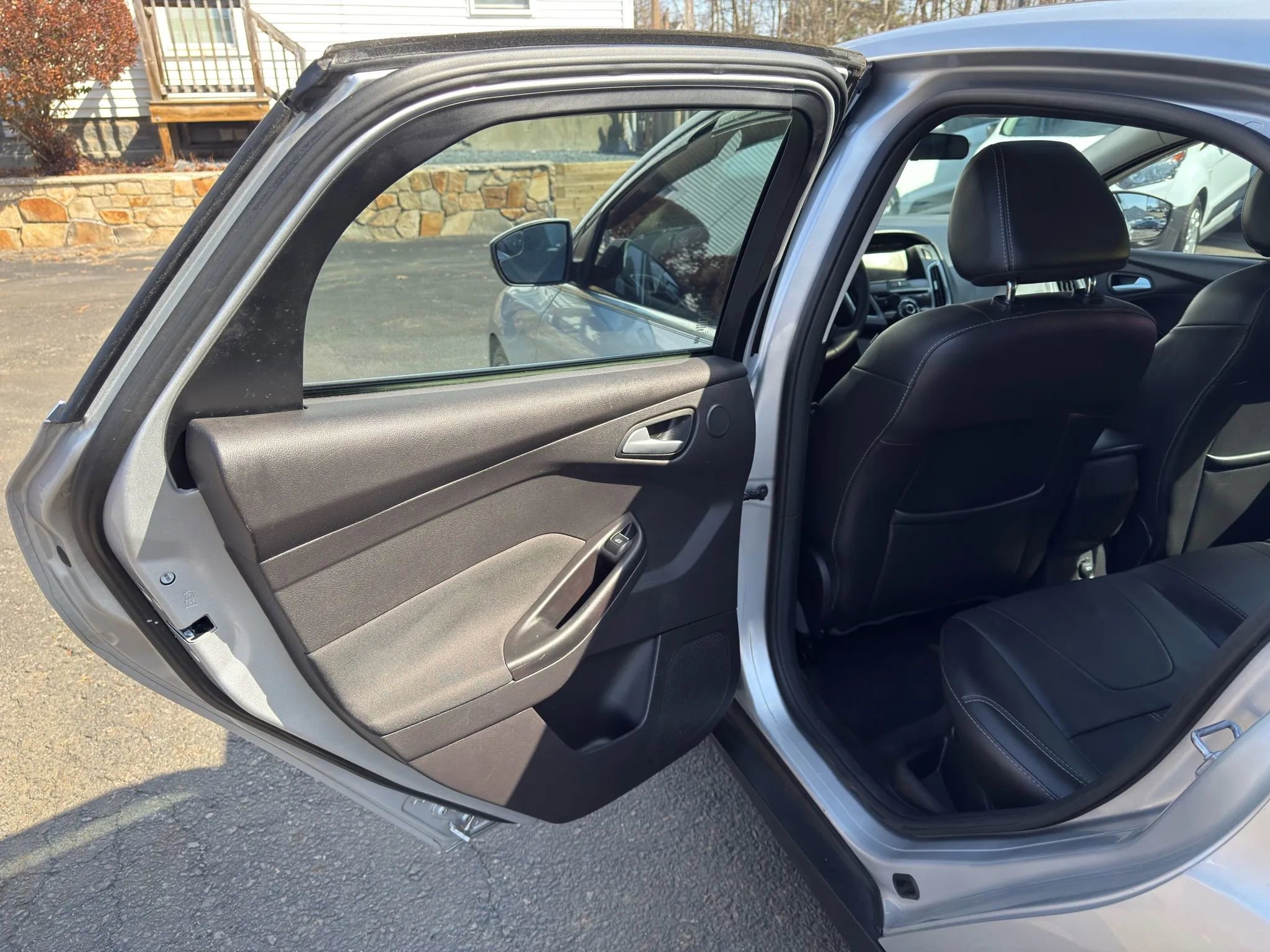 Used 2014 Ford Focus Titanium image 16