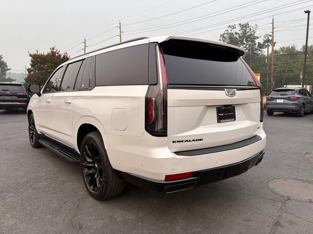 Used 2021 Cadillac Escalade ESV Sport Platinum w/ LPO, ONYX Package AWD/4WD image 5
