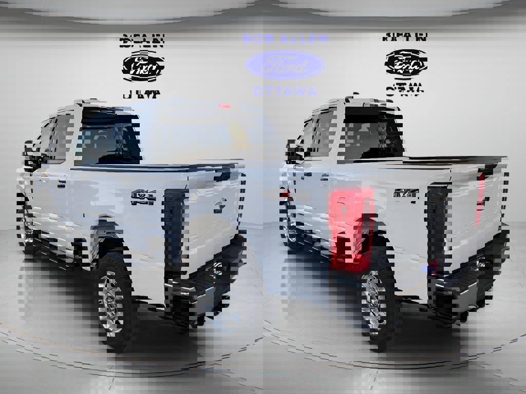 Used 2025 Ford F250 XLT image 3