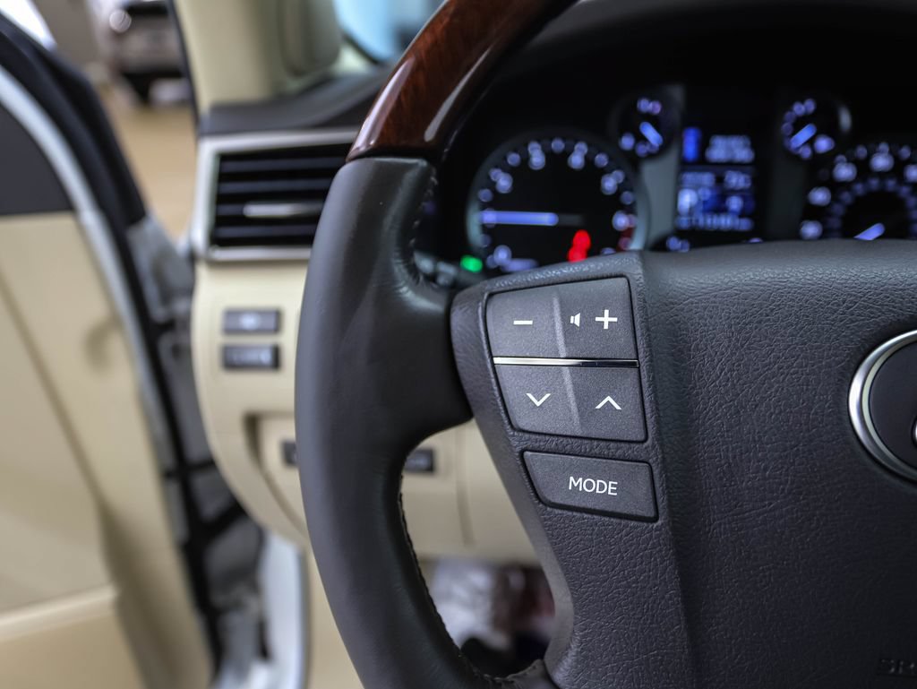 Used 2015 Lexus LX 570 4WD image 12