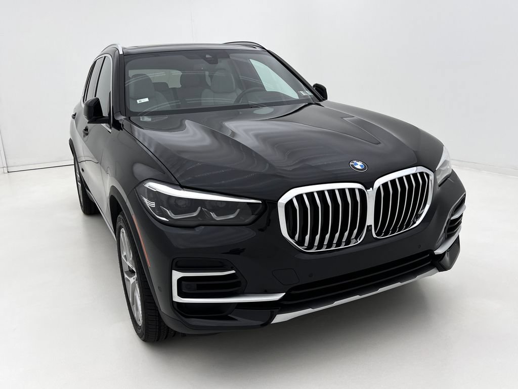 Used 2023 BMW X5 xDrive40i w/ Premium Package AWD/4WD image 3