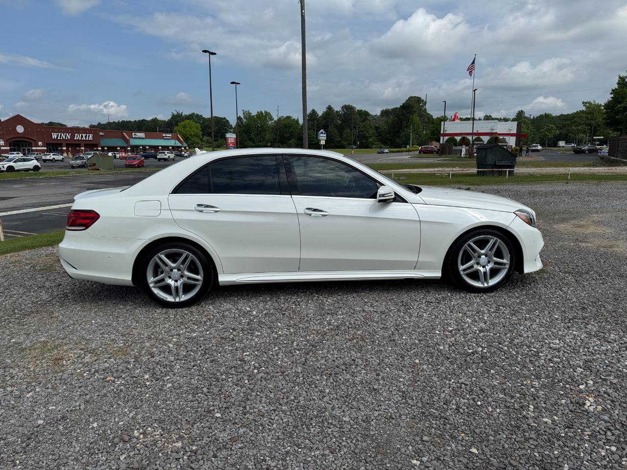 Used 2014 Mercedes-Benz E 350 Sedan image 2