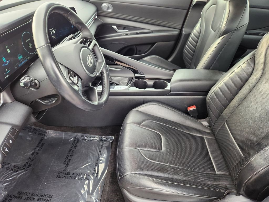 Used 2024 Hyundai Elantra Limited image 13