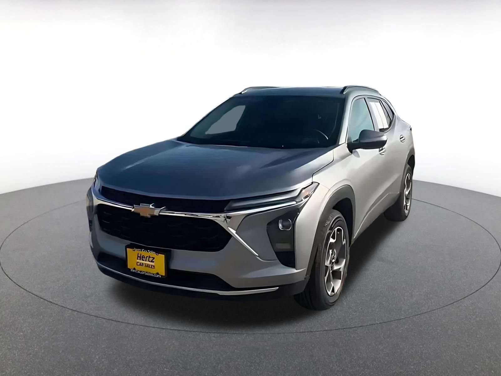 Used 2025 Chevrolet Trax LT FWD image 6