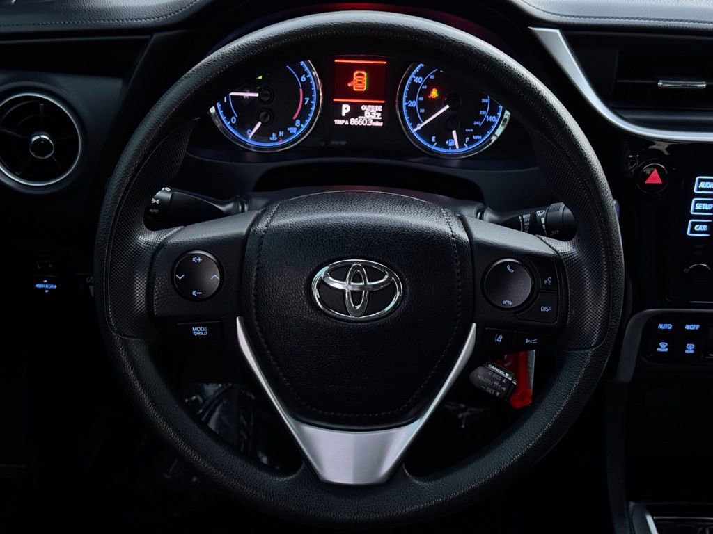 Used 2018 Toyota Corolla LE image 20