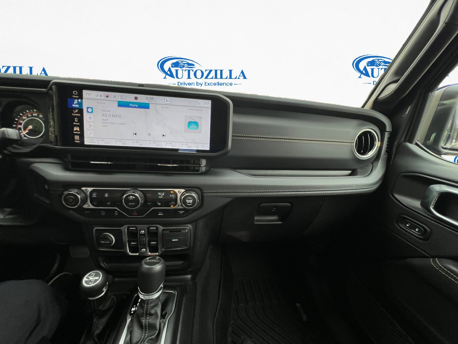 Used 2025 Jeep Gladiator Sport image 11