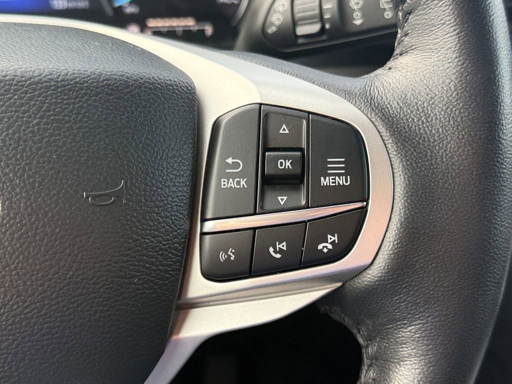 Used 2023 Ford Explorer XLT AWD/4WD image 34