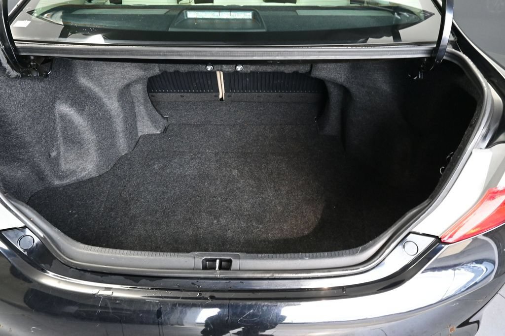Used 2014 Toyota Camry LE FWD image 15